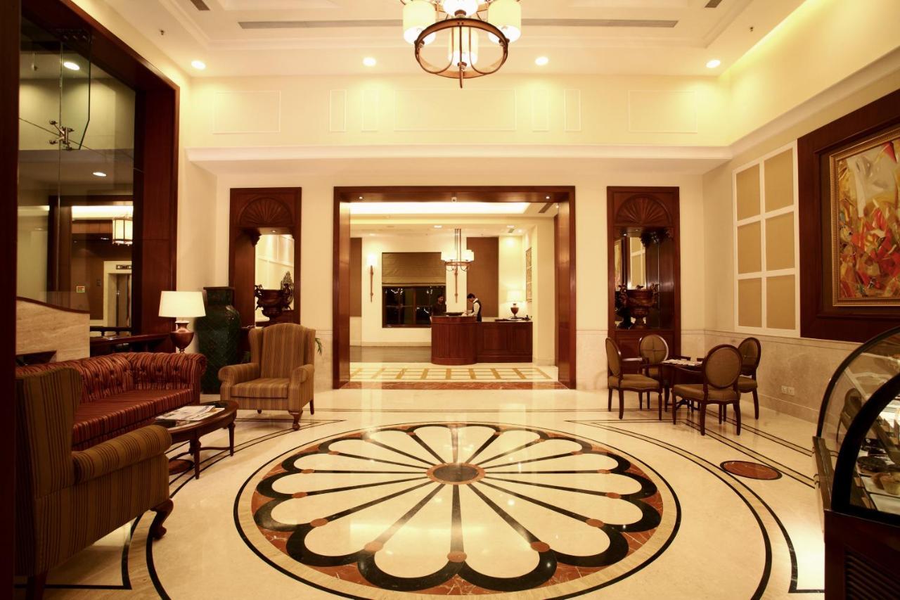 Dlf Club 3 Hotel Gurgaon Eksteriør billede