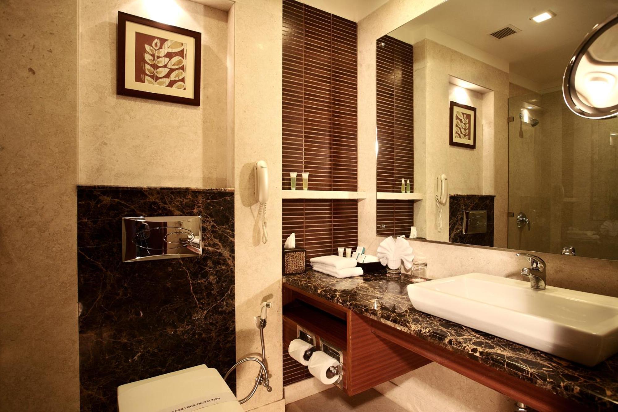 Dlf Club 3 Hotel Gurgaon Eksteriør billede