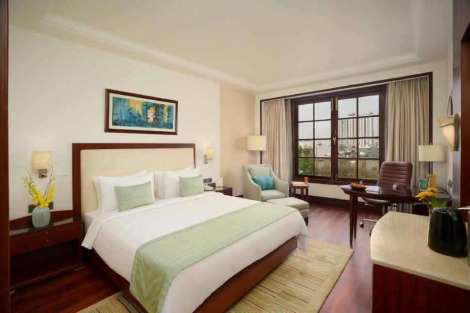 Dlf Club 3 Hotel Gurgaon Eksteriør billede