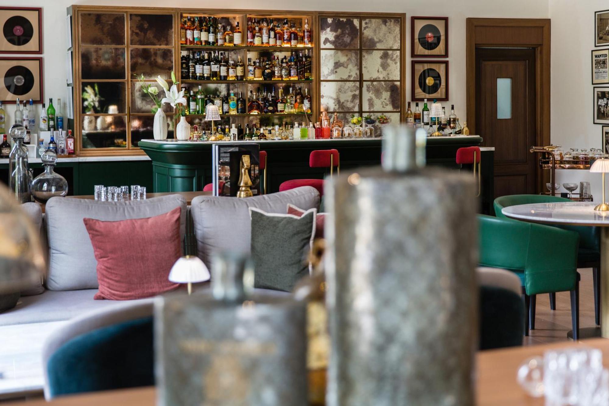 Dlf Club 3 Hotel Gurgaon Eksteriør billede