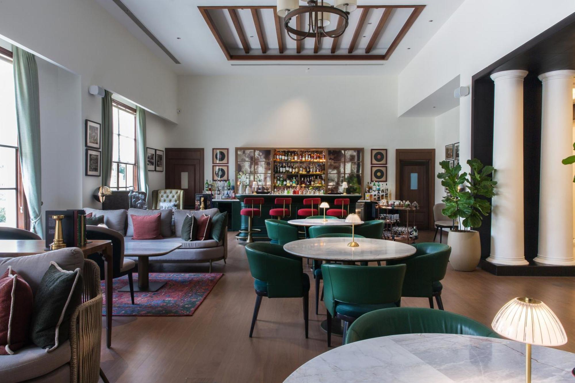 Dlf Club 3 Hotel Gurgaon Eksteriør billede